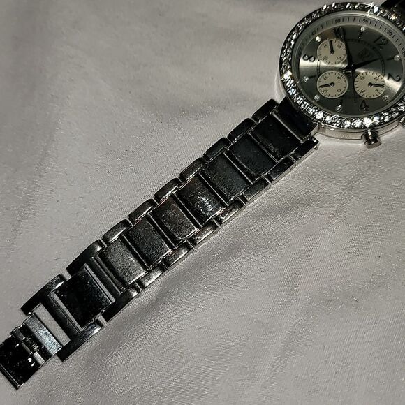 Women’s Brand New Watch NY & C Silvertone with Crystal Bezel & 3 Faux Subdials - Picture 4 of 11